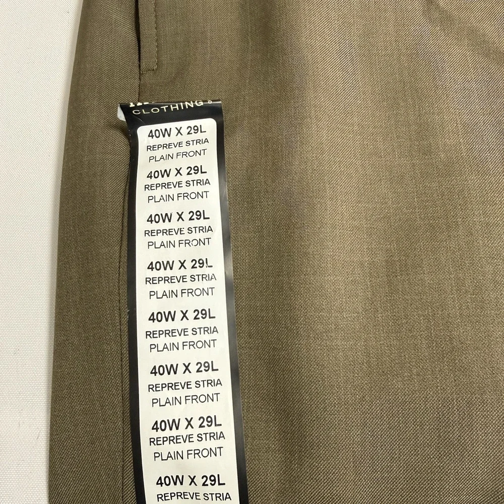 Haggar Men’s E-Clo Dress Pant Classic Fit Khaki Brown Size 40x29 40 No Iron
